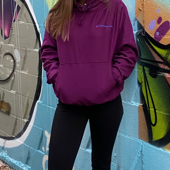 Tops - Champion reverse weave hoodie